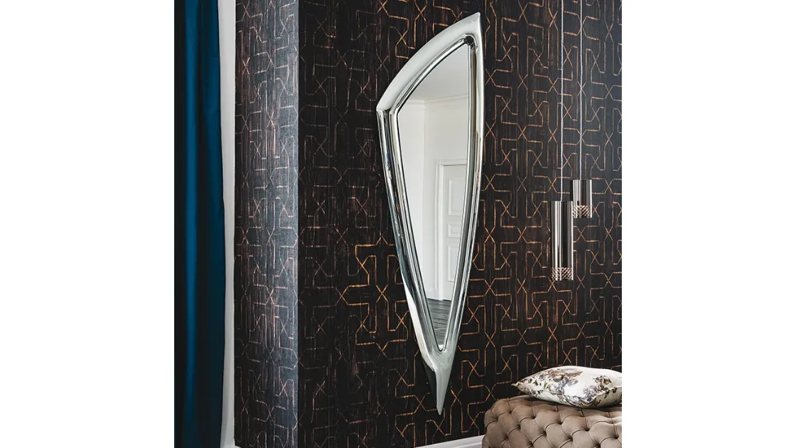 Specchio con cornice in cristallo curvato Camelot di Cattelan Italia