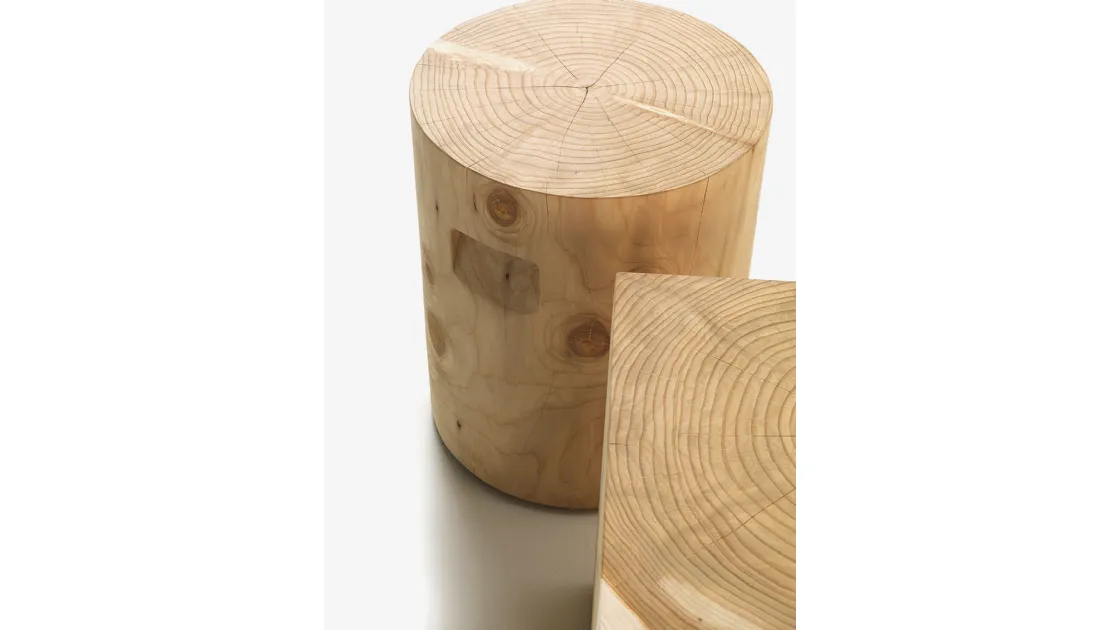 Tavolini Logos Round & Squared in legno massello di cedro profumato lavorato da un blocco unico di Riva1920