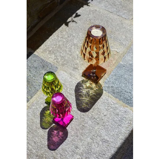 Lampada ricaricabile Big Battery Outdoor in plexiglas di Kartell