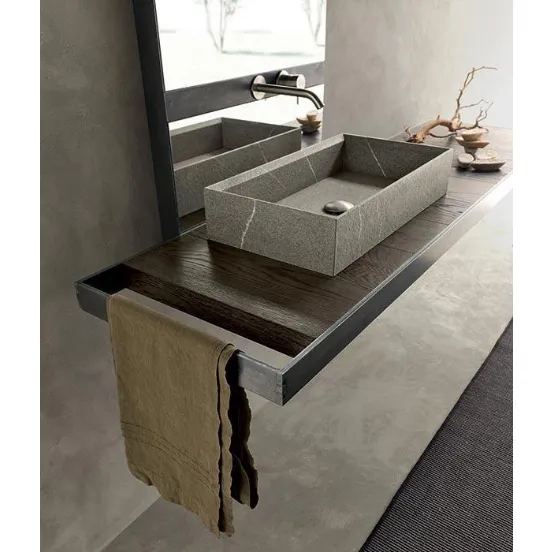 Mobile da Bagno in Rovere con portasciugamano in ferro e lavabo in pietra piasentina Surf 03 di Modulnova bagni