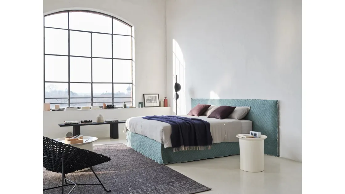 Letto imbottito Easy di Gervasoni