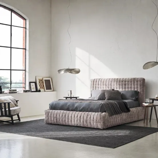 Letto in tessuto imbottito Pad di Gervasoni
