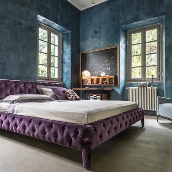 Letto di design Windsor Dream in tessuto imbottito Viola lavorazione capitonné di Arketipo