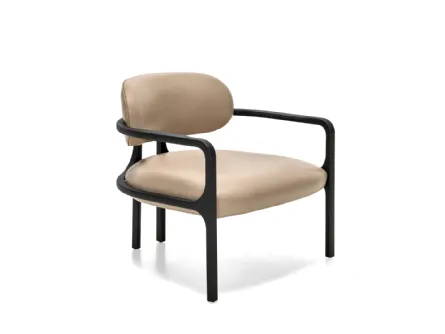 Poltroncina Brasilia in pelle con struttura in frassino nero di Arketipo