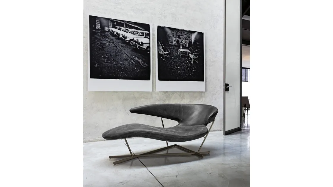 Poltrona Lounge di design in pelle Manta di Arketipo