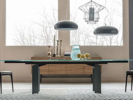 Tavolo allungabile in cristallo con gambe in acciaio Elan Drive di Cattelan Italia