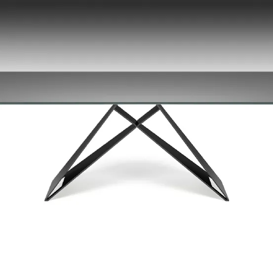Tavolo con piano in cristallo verniciato graphite e gambe in acciaio Premier di Cattelan Italia
