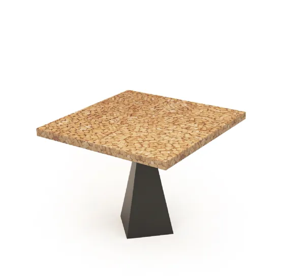 Tavolo Cork & Resin Table con top costituito da tappi di sughero e resina e basamento in ferro di Riva1920