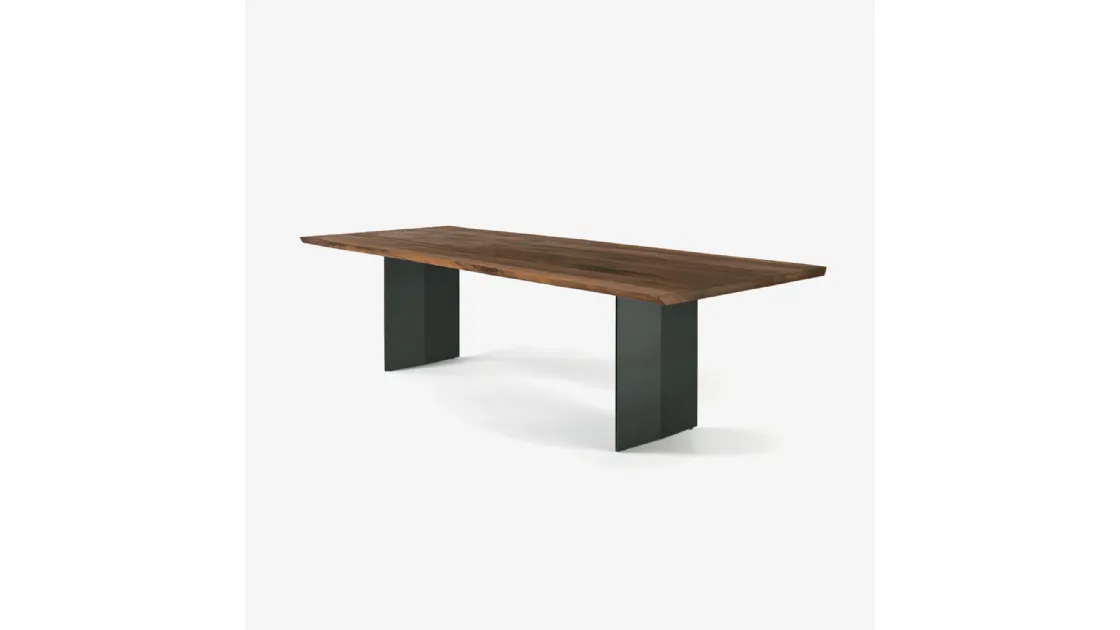 Tavolo Sky Natura Natural Sides in legno massello a liste incollate con bordi naturali e gambe in ferro di Riva1920