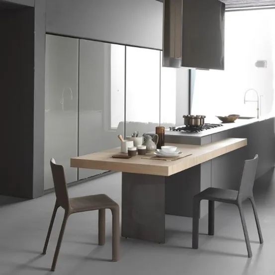 Cucina Design Light con isola in Vetro satinato Cendre e Rovere Supernaturale di Modulnova