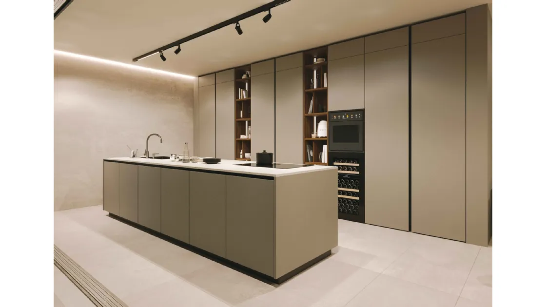 Cucina Moderna con isola Pratica 2413 di La Casa Moderna