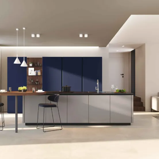 Cucina Moderna con isola Pratica 2417 di La Casa Moderna
