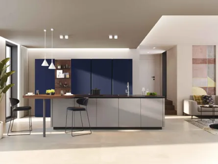 Cucina Moderna con isola Pratica 2417 di La Casa Moderna