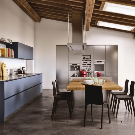 Cucina Moderna Sistematica con isola 06 Pura in acciaio e laccato di La Casa Moderna