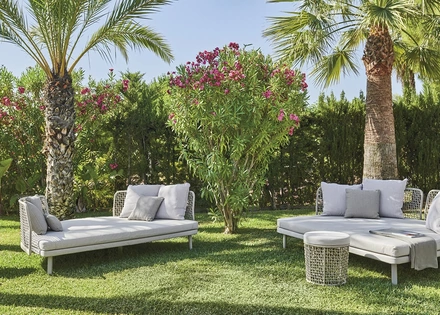 Divano Emma Daybed Compact in fibra intrecciata di Varaschin