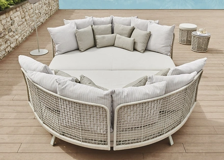 Divano Emma Daybed Compact in fibra intrecciata di Varaschin