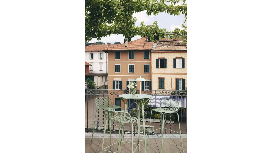 Sgabello e Tavolino Hiray di Kartell