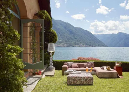 Divano e Pouf Pastics Outdoor di Kartell