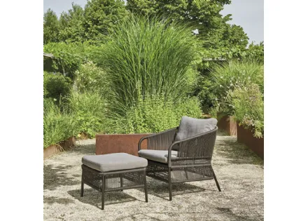 Pouf Cricket in fibra sintetica, alluminio e tessuto di Varaschin