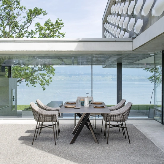 Sedia Summer Set Poltroncina in metallo e tessuto di Varaschin